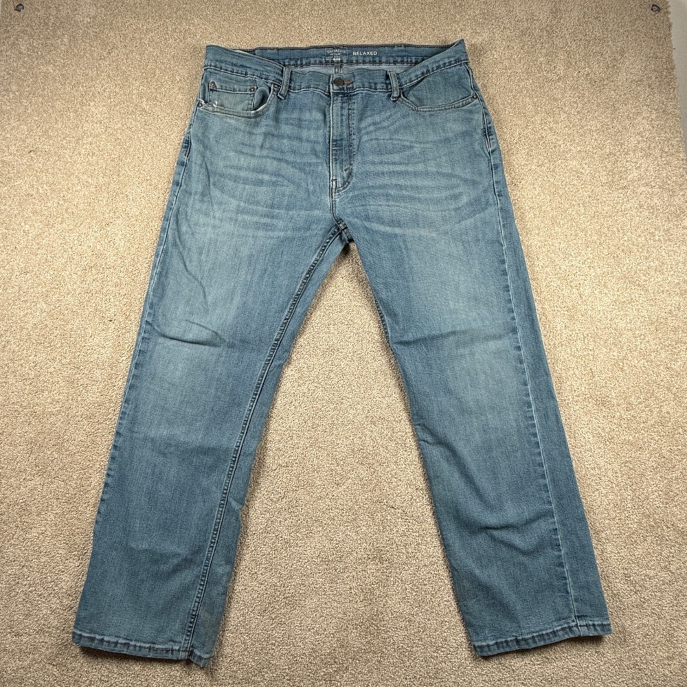 Signature by Levi Strauss Mens Relaxed Fit Jeans Light Wash Blue Denim 36x29‎